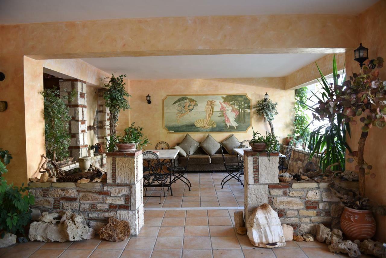 Aphrodite Studios Loutra Edipsou  Extérieur photo